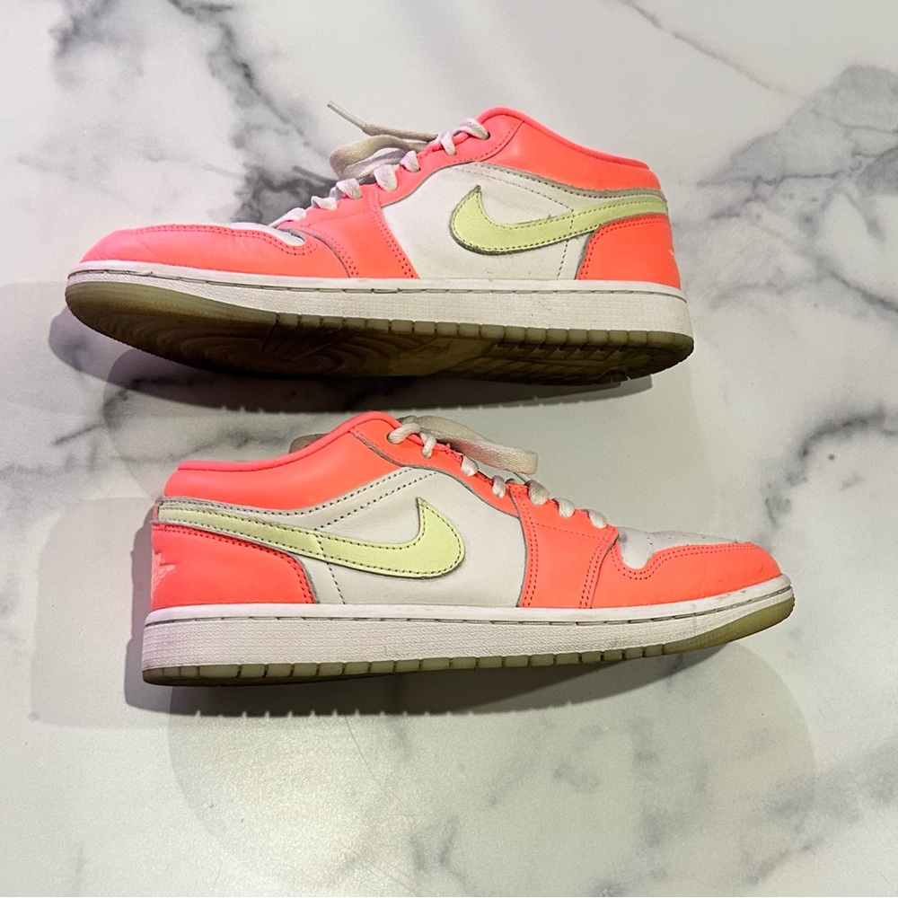 Nike Jordan 1s